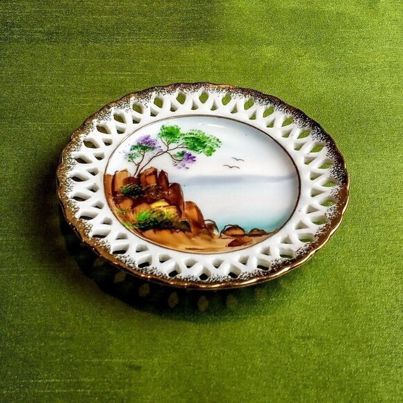 Vintage Japanese Hand Painted Reticulated Plate - Picture 1 of 3